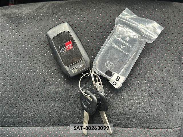 Toyota HILUX 2023-01 7327464-26