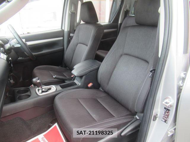 Toyota HILUX 2024-06 7327466-9