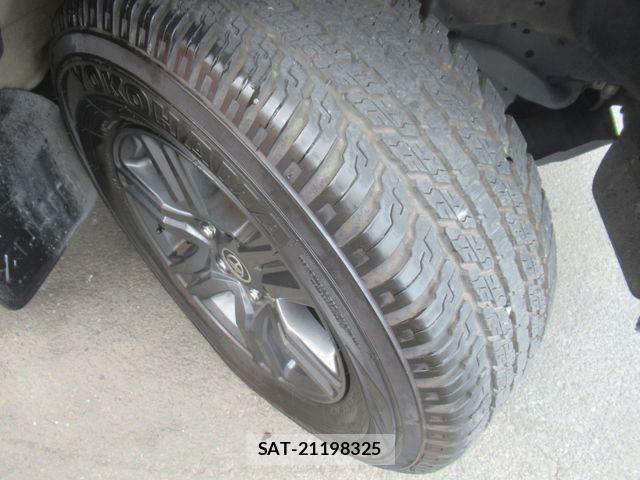 Toyota HILUX 2024-06 7327466-25