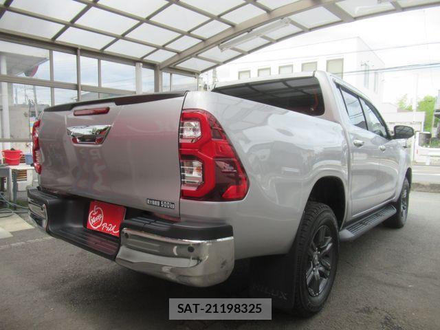 Toyota HILUX 2024-06 7327466-2