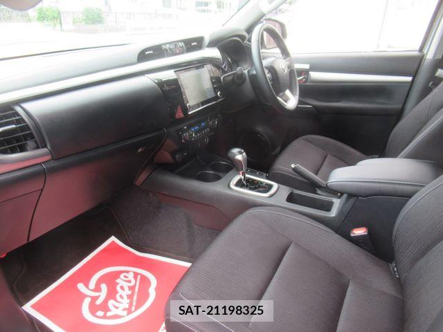 Toyota HILUX 2024-06 7327466-8