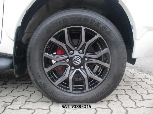 Toyota HILUX 2022-02 7327465-17