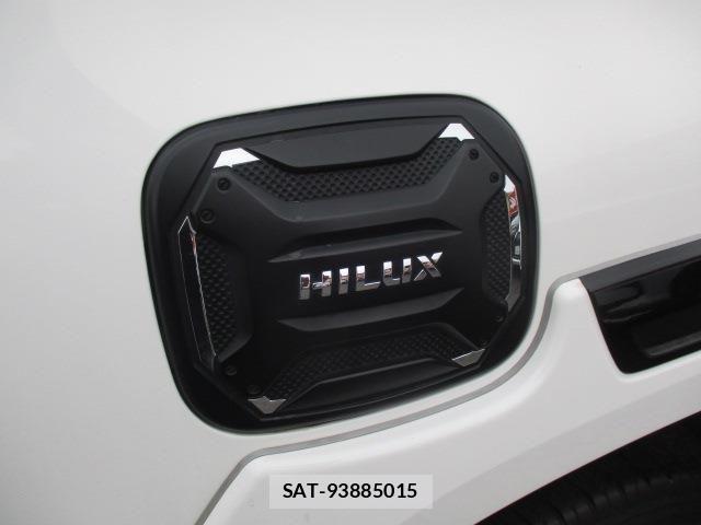 Toyota HILUX 2022-02 7327465-22