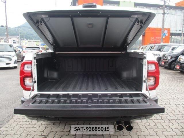 Toyota HILUX 2022-02 7327465-27