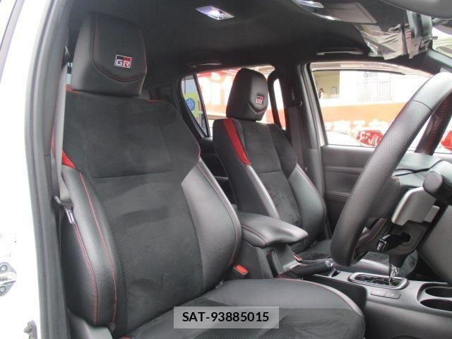 Toyota HILUX 2022-02 7327465-29