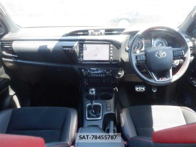 Toyota HILUX 2023-04 7327461-1