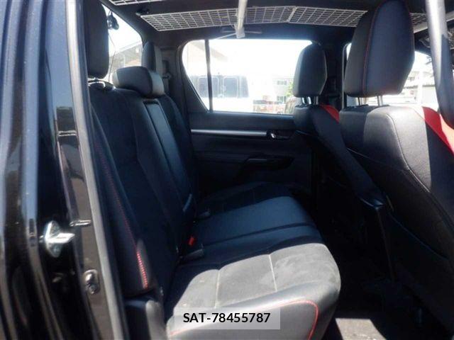 Toyota HILUX 2023-04 7327461-6