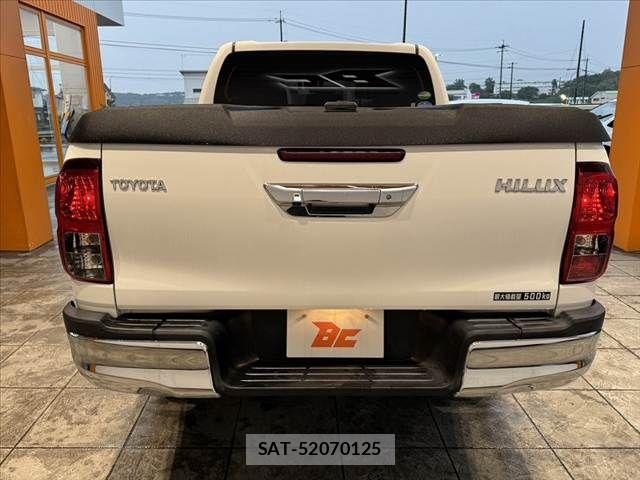 Toyota HILUX 2018-09 7358081-10