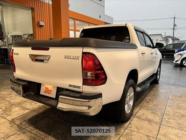 Toyota HILUX 2018-09 7358081-11