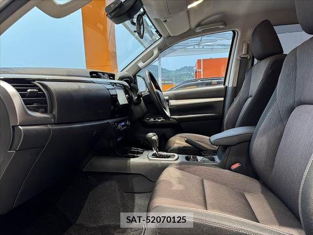 Toyota HILUX 2018-09 7358081-14