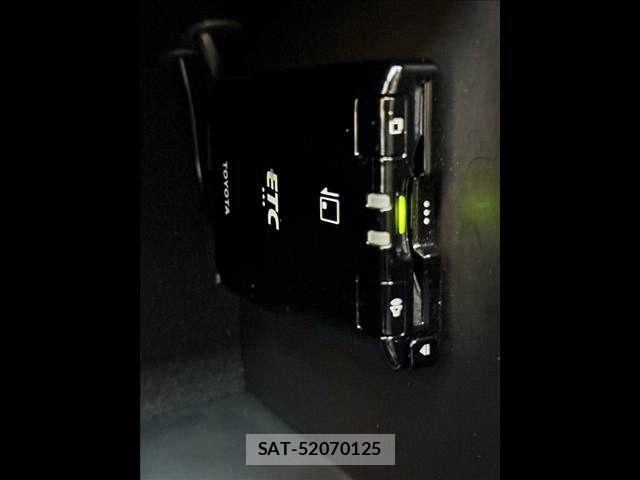 Toyota HILUX 2018-09 7358081-28