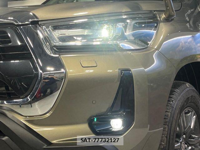 Toyota HILUX 2022-07 7358077-11