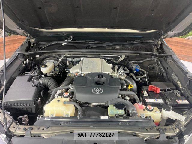 Toyota HILUX 2022-07 7358077-17