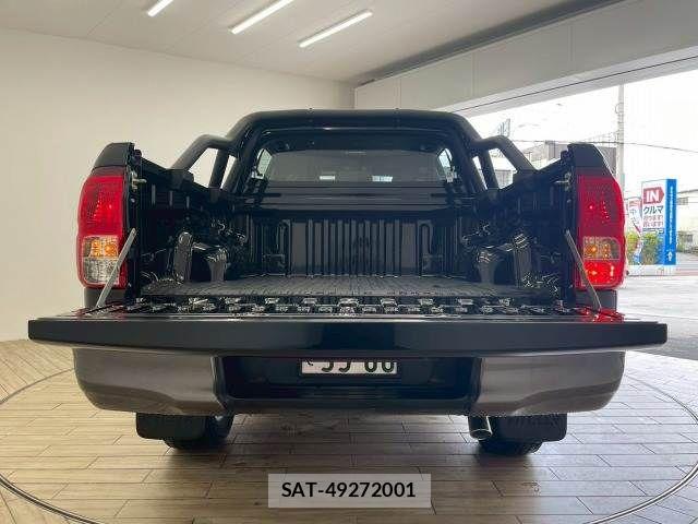 Toyota HILUX 2020-06 7358073-12
