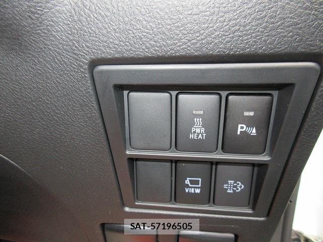 Toyota HILUX 2023-07 7358078-11