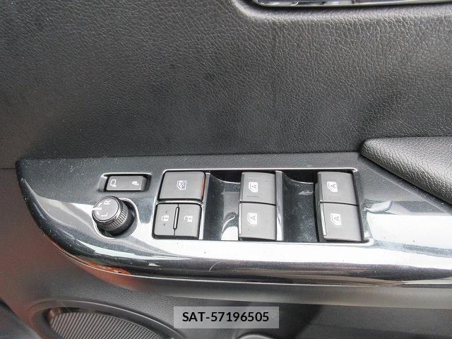 Toyota HILUX 2023-07 7358078-13