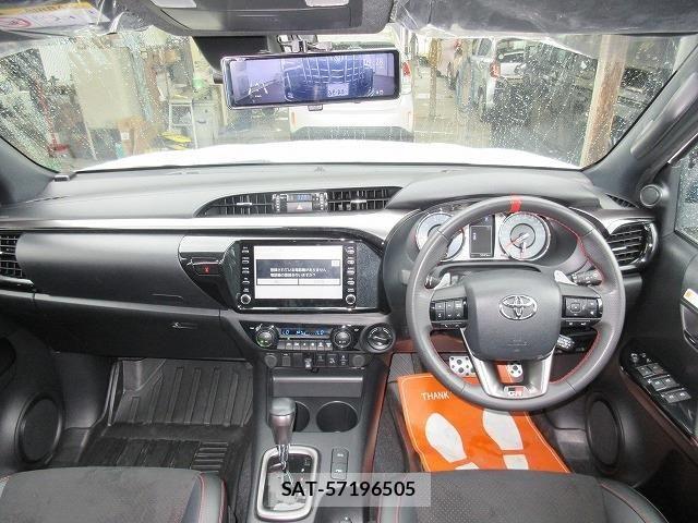 Toyota HILUX 2023-07 7358078-1