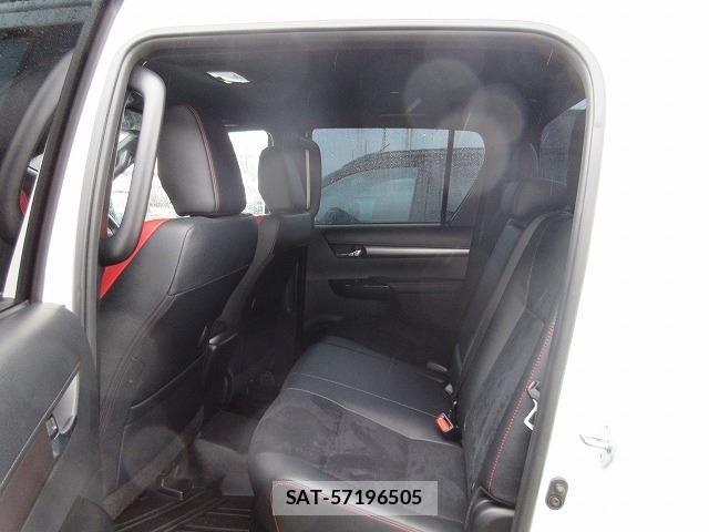 Toyota HILUX 2023-07 7358078-20