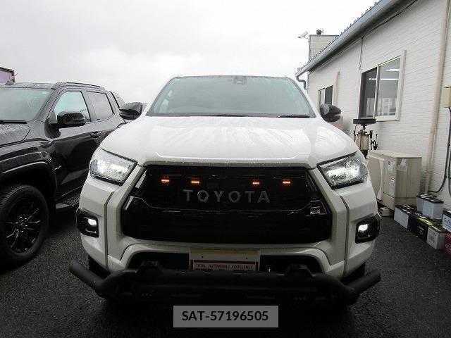Toyota HILUX 2023-07 7358078-22