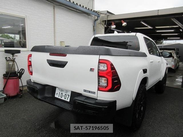 Toyota HILUX 2023-07 7358078-2