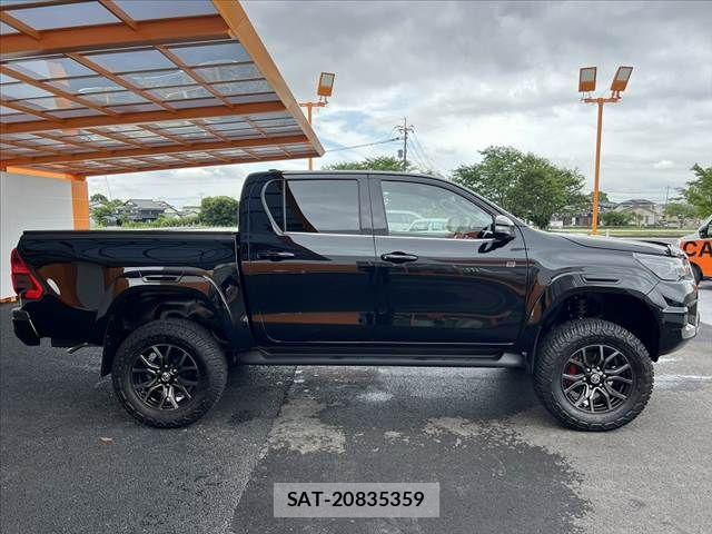 Toyota HILUX 2023-07 7358080-11