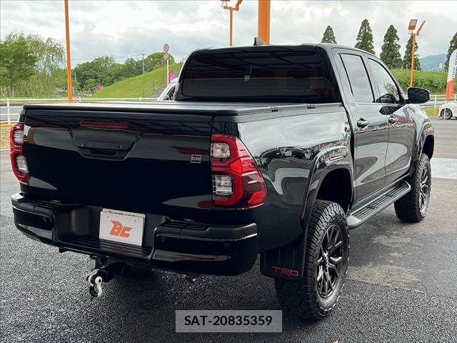 Toyota HILUX 2023-07 7358080-12