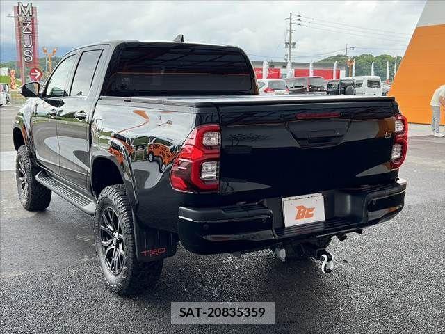Toyota HILUX 2023-07 7358080-14