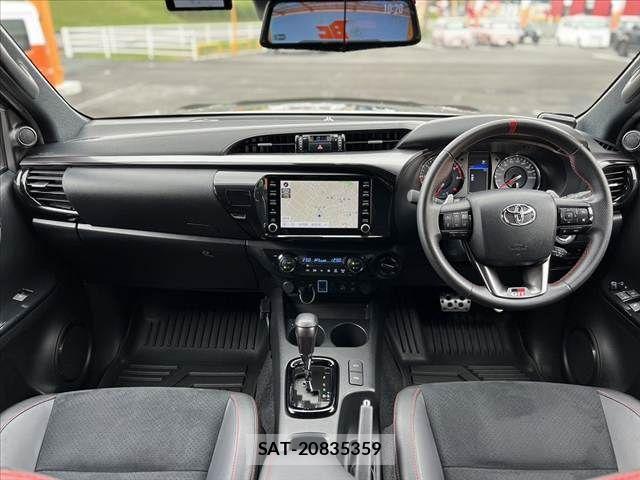 Toyota HILUX 2023-07 7358080-1