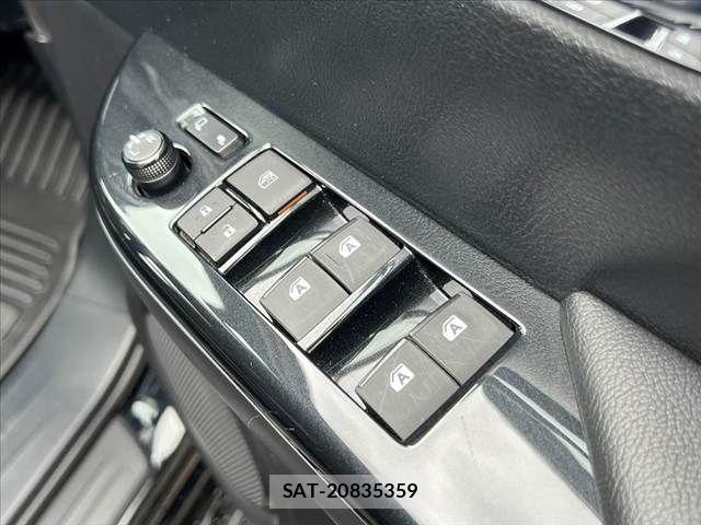 Toyota HILUX 2023-07 7358080-23