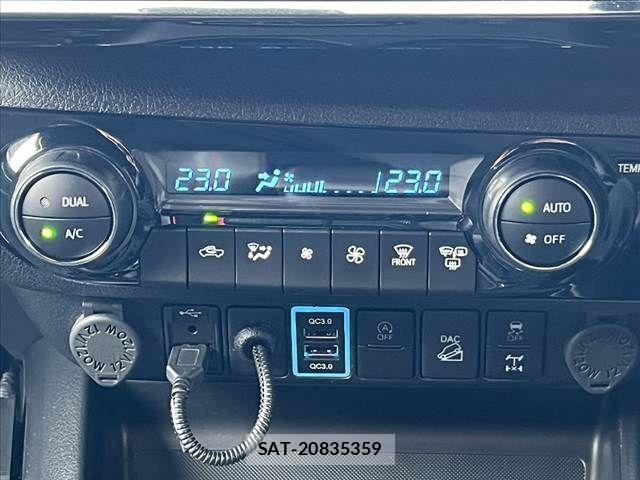 Toyota HILUX 2023-07 7358080-25