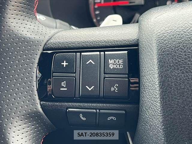 Toyota HILUX 2023-07 7358080-27