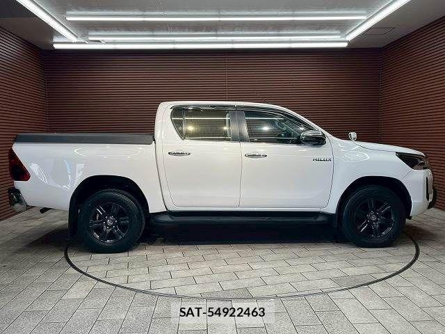 Toyota HILUX 2021-05 7358079-17