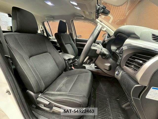 Toyota HILUX 2021-05 7358079-7