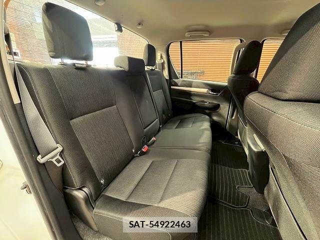 Toyota HILUX 2021-05 7358079-8