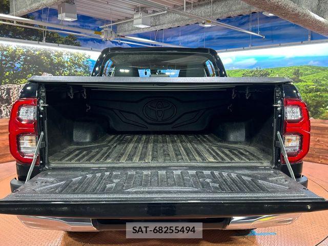 Toyota HILUX 2022-02 7392358-9
