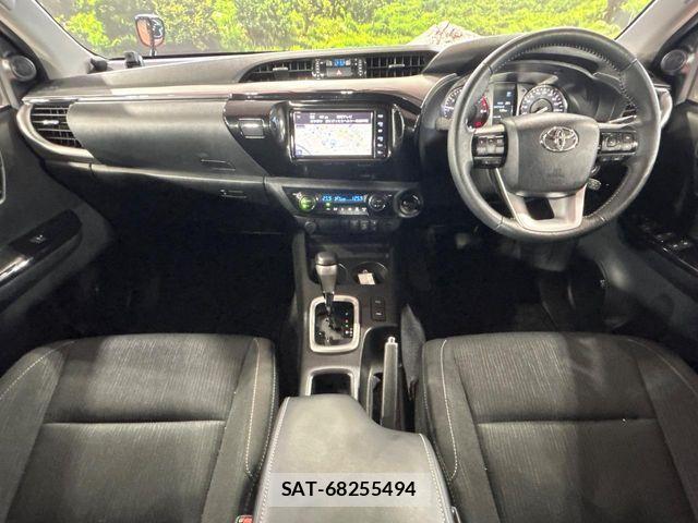 Toyota HILUX 2022-02 7392358-1
