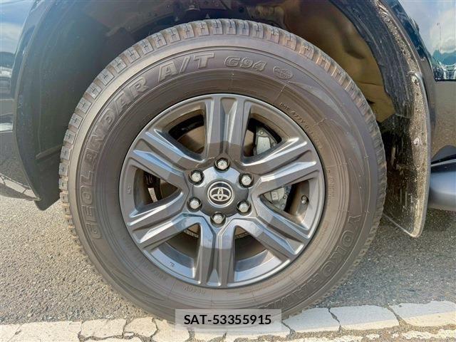 Toyota HILUX 2022-09 7392355-18