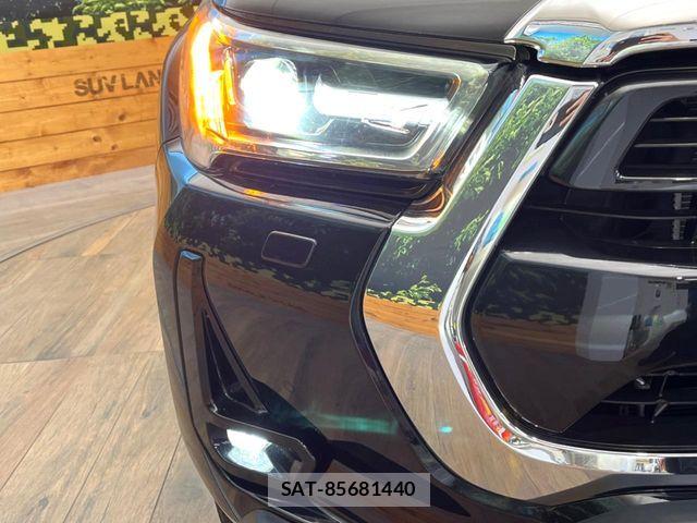 Toyota HILUX 2022-12 7454763-11