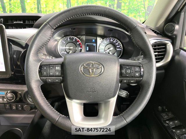 Toyota HILUX 2022-11 7454762-11