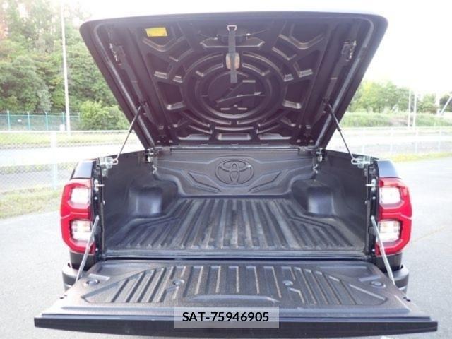 Toyota HILUX 2019-05 7454765-11