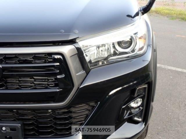 Toyota HILUX 2019-05 7454765-13