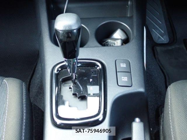 Toyota HILUX 2019-05 7454765-22