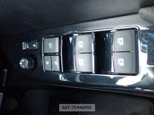 Toyota HILUX 2019-05 7454765-23