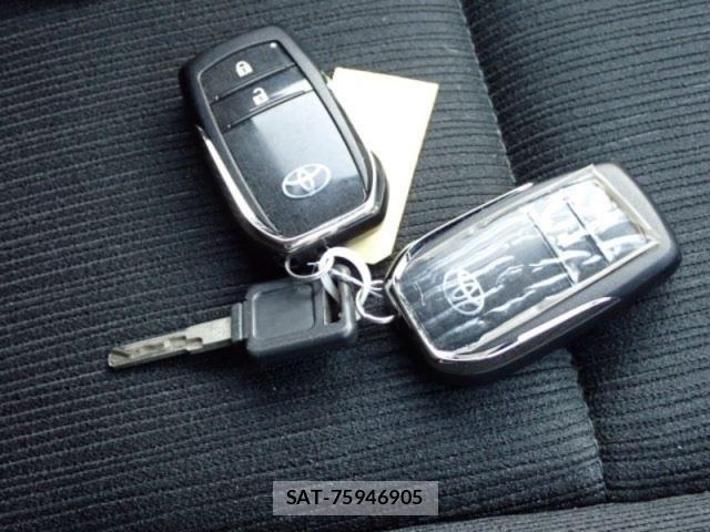 Toyota HILUX 2019-05 7454765-29