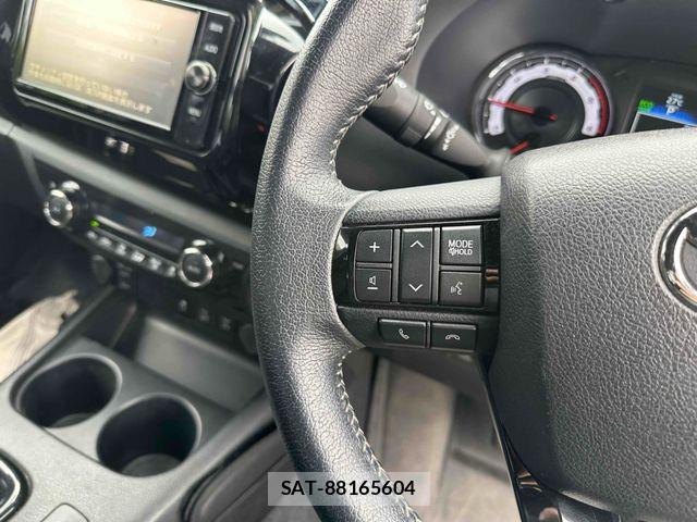 Toyota HILUX 2019-02 7508835-14