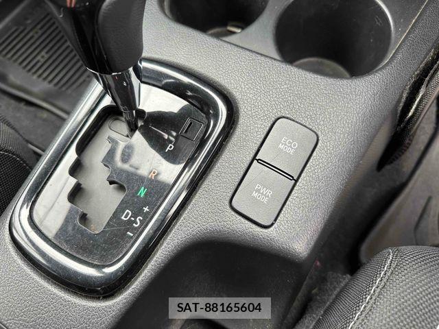 Toyota HILUX 2019-02 7508835-16