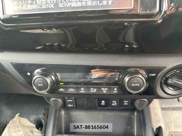 Toyota HILUX 2019-02 7508835-17