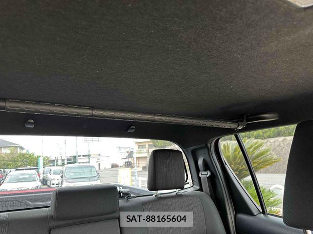 Toyota HILUX 2019-02 7508835-24