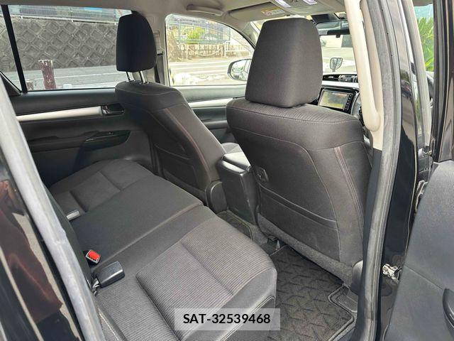 Toyota HILUX 2022-01 7508829-10
