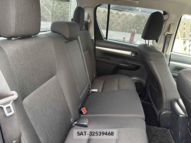 Toyota HILUX 2022-01 7508829-11